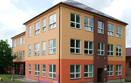 Základní škola, Sněžné